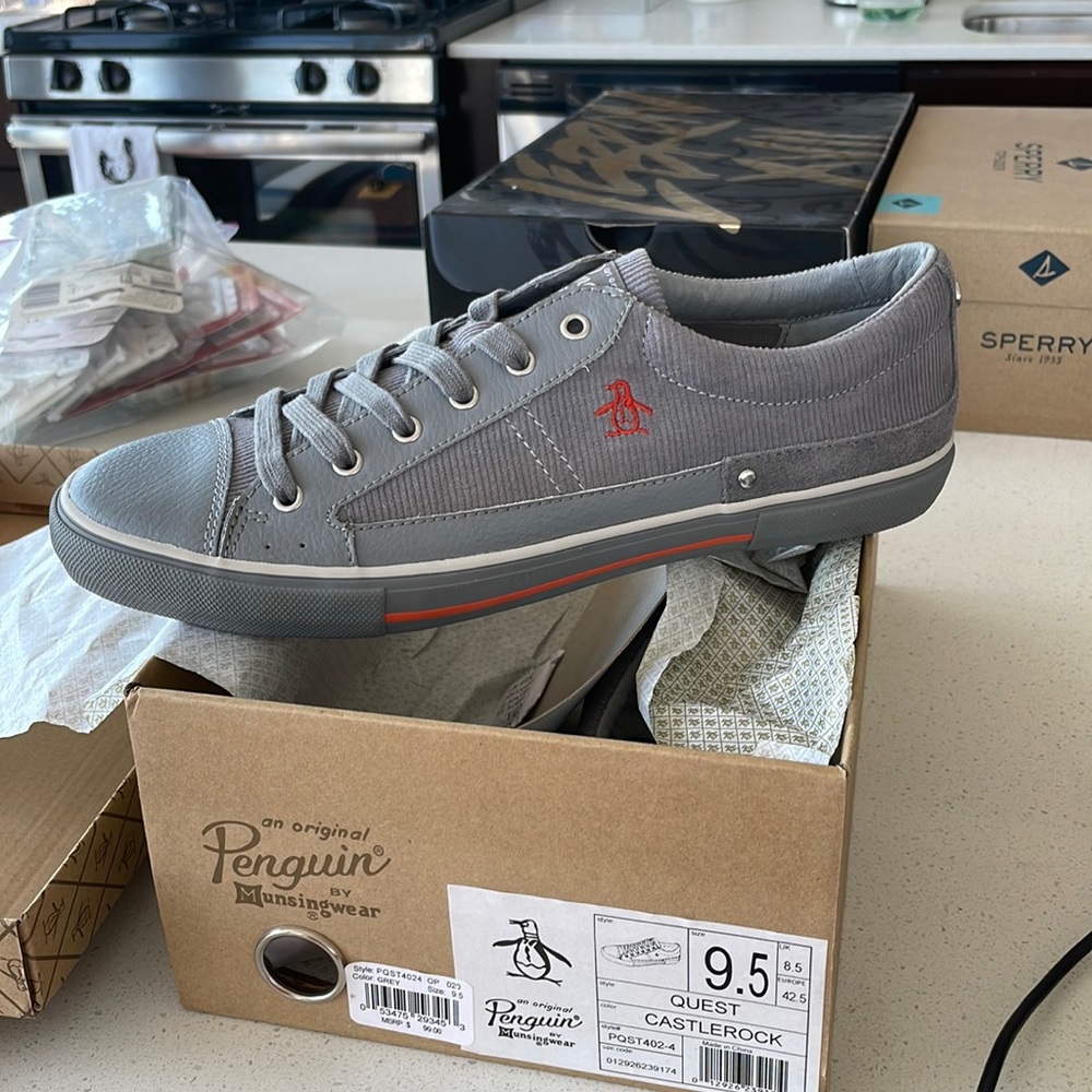 Penguin Quest Men’s Shoes Grey size 9.5